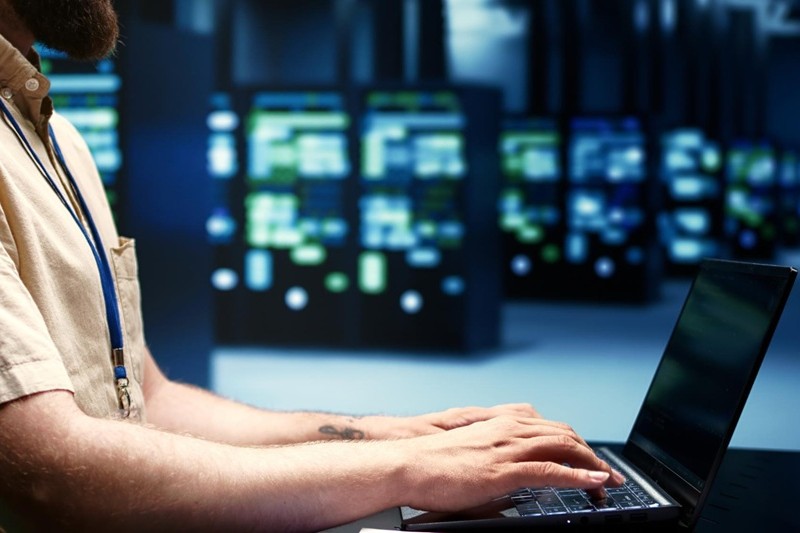 Pourquoi choisir HybridCloud plutôt qu'un serveur dédié classique ?